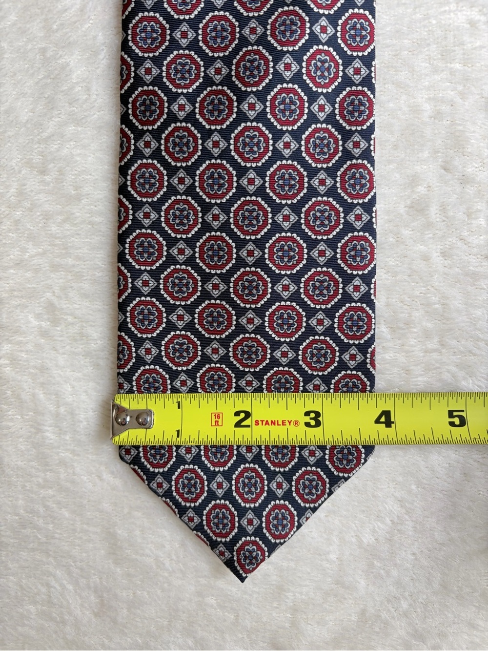 Vintage Bert Pulitzer Geometric Medallion Mens Necktie in Navy, Burgundy & White - Picture 5 of 7